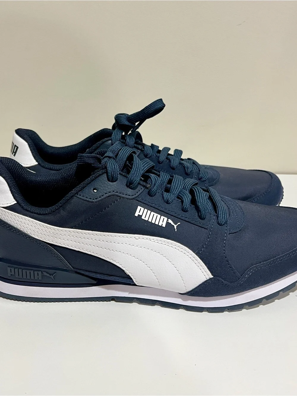 NEW Puma Men’s ST Runner V3 Navy and White Classic Sneakers